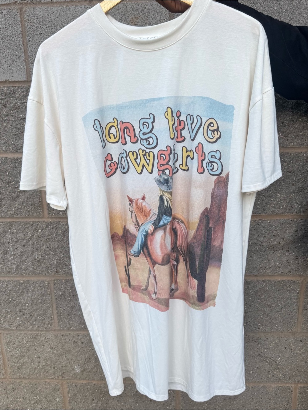 Women’s Oversized Long Live Cowgirls Shirt Medium